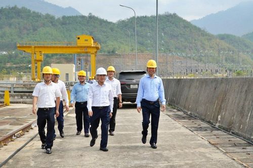 EVN kiểm tra công tác cung ứng điện mùa khô, an toàn công trình tại Thủy điện Trung Sơn