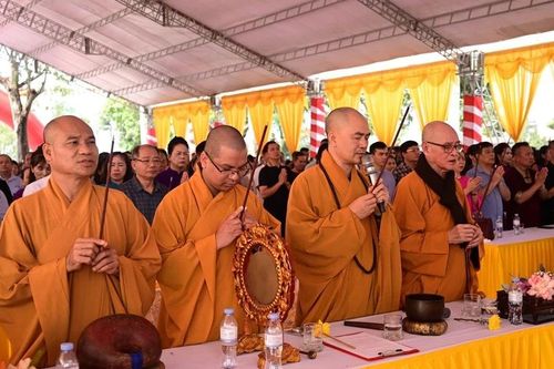 Hải Phòng: Lễ rót đồng tôn tạo đại hồng chung và khánh tại chùa Linh Xuân (Tú Đôi)