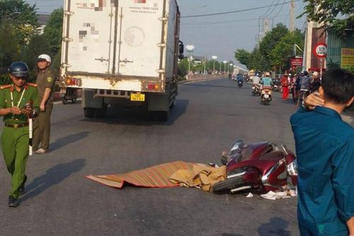 Tây Ninh: Va chạm với xe tải, một phụ nữ tử vong tại chỗ