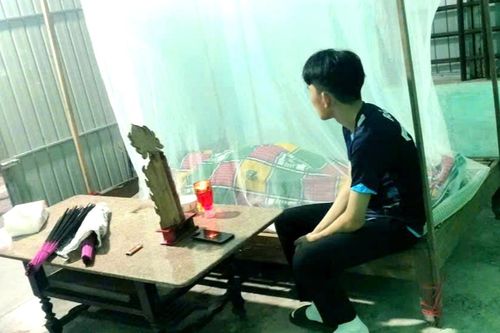 Nỗi lo dang dở giấc mơ vào đại học của cậu học trò mồ côi cha ở Hà Tĩnh