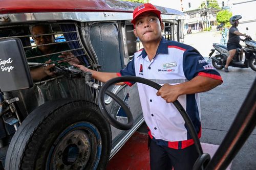 Loạt quốc gia ban bố tình trạng khẩn cấp về năng lượng, đối mặt khủng hoảng xăng dầu