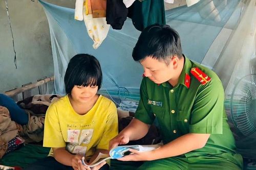 Gia Lai: Tiếp sức em nhỏ có hoàn cảnh đặc biệt vững bước tới trường