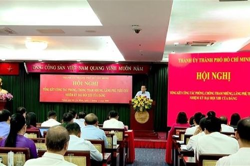 TP Hồ Chí Minh: Thu hồi tài sản tham nhũng tăng nhưng khó kiểm soát việc 'nhận quà'
