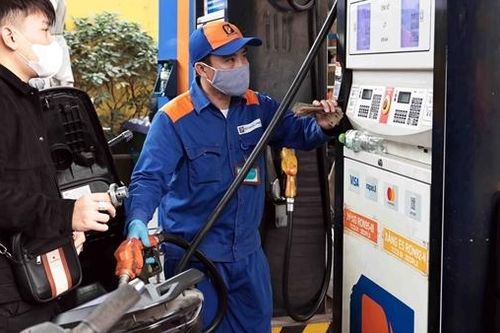 Giá xăng dầu đồng loạt giảm, xăng RON95-III giảm gần 4 nghìn đồng/lít