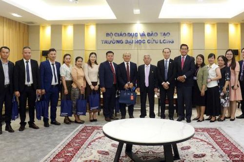 Trường Đại học Cửu Long hợp tác, đào tạo nguồn nhân lực cho tỉnh Champasak - Lào