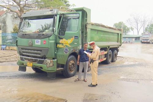Kiểm soát xe từ cổng công trường, ngăn vi phạm gây mất ATGT