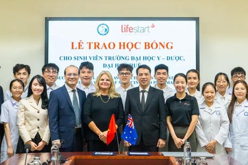 Lifestart Foundation hỗ trợ gần 3 tỷ đồng học bổng cho sinh viên Y – Dược có hoàn cảnh khó khăn