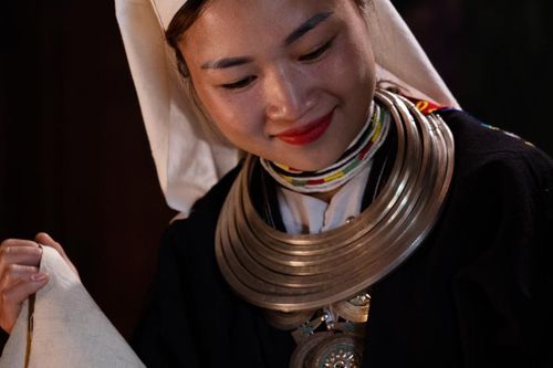 Tinh hoa chạm bạc của người Dao Tiền