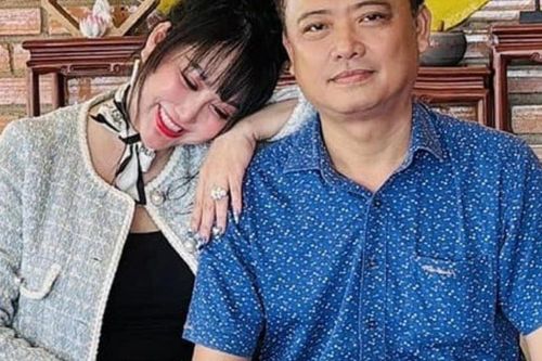 Mẹ đơn thân U50 là nghệ sĩ nổi tiếng, hiện là Phó Viện trưởng hạnh phúc bên chồng đại gia, được chiều như công chúa