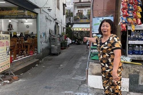 Thót tim cảnh đạo tì làm rơi quan tài trong lúc đưa tang, nhiều người xót xa
