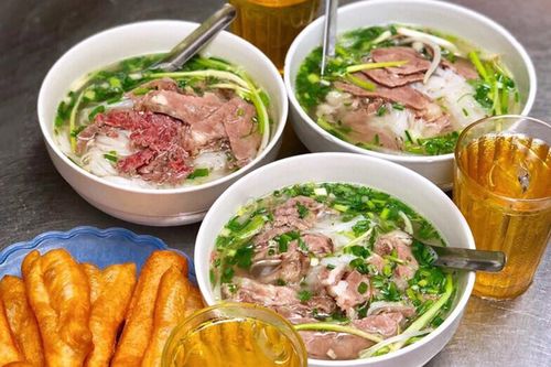 Bát phở tăng giá lên 50.000 đồng, chủ quán có lãi lớn hơn thời 30.000 đồng?