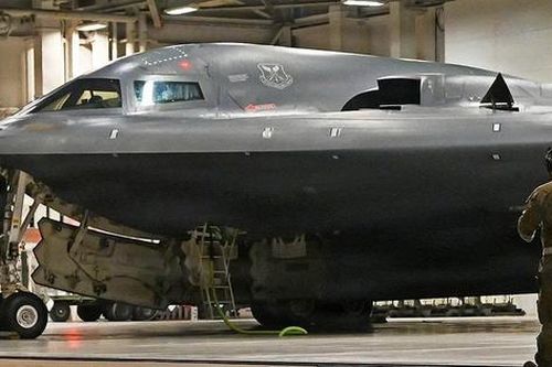 Giải mã chi tiết bí ẩn trên cánh máy bay ném bom tàng hình B-2 Spirit Mỹ