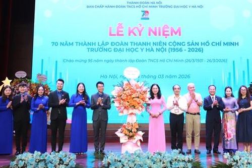 Thế hệ thầy thuốc trẻ cần biết làm chủ công nghệ và thấu hiểu con người