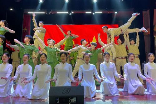 concert 'Hà Nội bình yên' và thông điệp từ một tên gọi