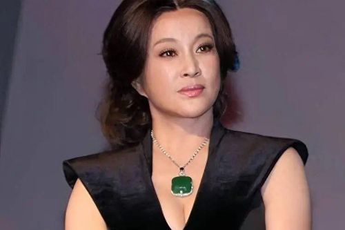 Lưu Hiểu Khánh bị cháu ruột tung tin 'chết trong hồ bơi'