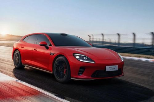 Xe điện Huawei 'nhái' Porsche Panamera chốt lịch ra mắt