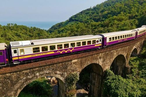 'Khoác áo mới' cho đoàn tàu Hành trình kết nối di sản miền Trung
