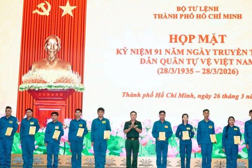 Bộ Tư lệnh Thành phố Hồ Chí Minh họp mặt kỷ niệm 91 năm Ngày truyền thống Dân quân tự vệ