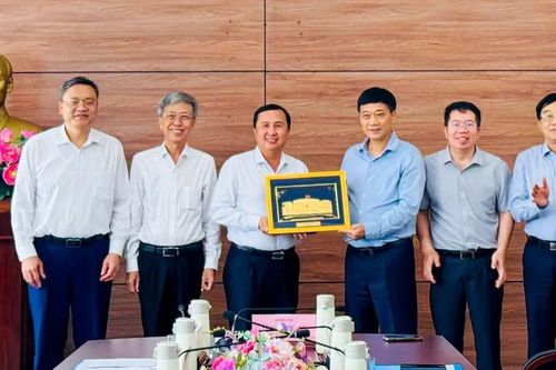 Phó Chủ tịch Quốc hội Vũ Hồng Thanh: Côn Đảo chủ động đề xuất cơ chế nhằm phát huy lợi thế