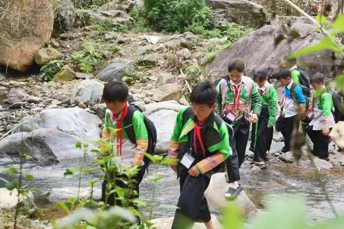 Vươn tới tương lai từ bản làng