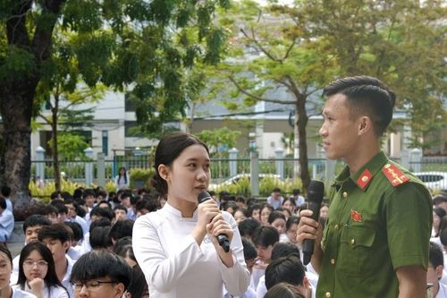 Siết chặt kiểm soát thuốc lá và thuốc lá điện tử để bảo vệ thế hệ trẻ