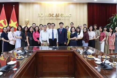 Chi bộ Báo Thế giới và Việt Nam sinh hoạt chuyên đề những điểm mới về xây dựng Đảng trong văn kiện Đại hội lần thứ XIV của Đảng