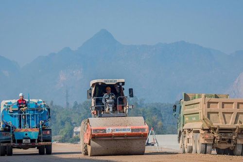Nhà thầu hạ tầng căng mình giữ nhịp công trường giữa khó khăn kép