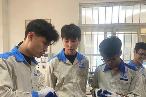 Hà Nội 'đại phẫu' hệ thống trường nghề