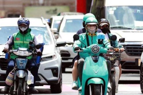 Yêu cầu Grab, Be, Xanh SM tại Hà Nội xây dựng lộ trình chuyển đổi xe điện trước 31/3