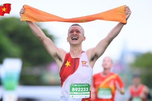 Runner kỳ cựu chia sẻ chiến thuật chinh phục 42km tại Tiền Phong Marathon 2026