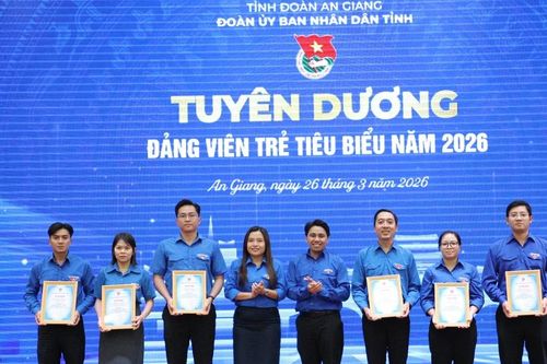 An Giang tuyên dương đảng viên trẻ, thanh niên tiên tiến làm theo lời Bác