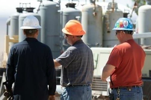 Valero khởi động lại nhà máy lọc dầu khổng lồ sau vụ nổ hồi đầu tuần