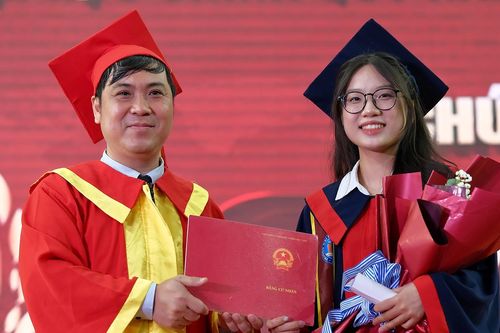 Loạt đại học tung tiền tìm nhân tài, lương 120 triệu/tháng, thưởng nửa tỷ đồng
