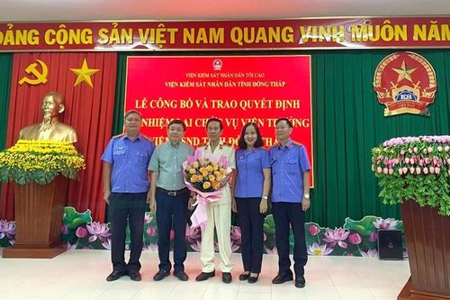 Người 'giữ lửa công lý' trên Đất Sen Hồng