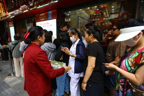 Khách được mua tối đa 2 chỉ, Bảo Tín Minh Châu không phát phiếu 'nhận vàng theo lịch hẹn'