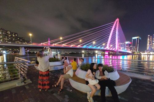 TP Hồ Chí Minh: Phát triển kinh tế ban đêm phù hợp tình hình mới