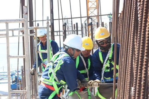 Tăng tốc cầu Đại Ngãi 1, vượt áp lực vật liệu