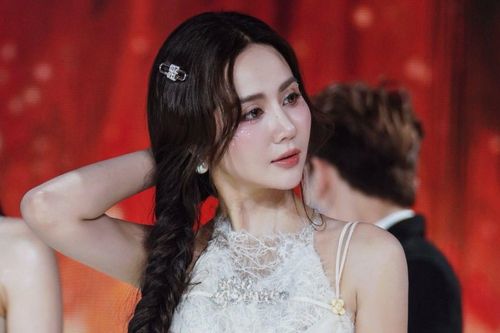Thổn thức với visual nữ tính của Huyền Lizzie