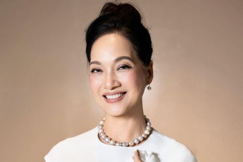 NSND Lê Khanh hiếm hoi trở lại sau nhiều năm