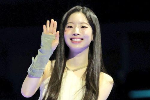 Dahyun (TWICE) tạm dừng hoạt động lưu diễn