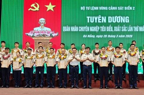 Tôn vinh gần 100 quân nhân chuyên nghiệp tiêu biểu, xuất sắc