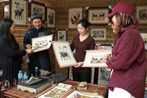 Triển lãm tác phẩm tiêu biểu của bốn dòng tranh dân gian Việt Nam