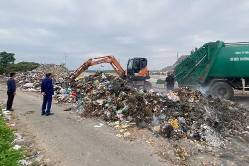 Phường Phù Khê: Xử lý dứt điểm tình trạng đổ rác không đúng quy định