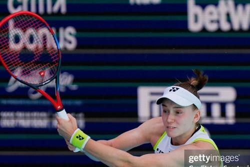 Elena Rybakina ngược dòng kịch tính trước Jessica Pegula để tiến vào bán kết Miami Open