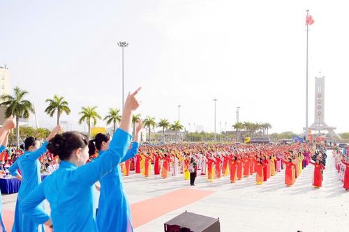 Lễ hội áo dài kết nối tình hữu nghị