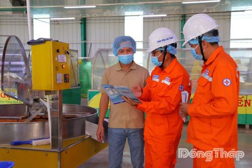 Tuyên truyền tiết kiệm điện và hưởng ứng Chiến dịch 'Giờ Trái đất'