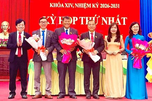 Ông Đoàn Hữu Dũng tái cử Chủ tịch HĐND phường Diên Hồng