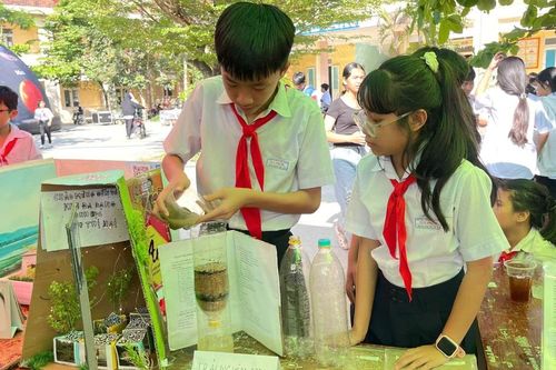 Học sinh Trường THCS Tuy Phước hào hứng tham gia Ngày hội STEM