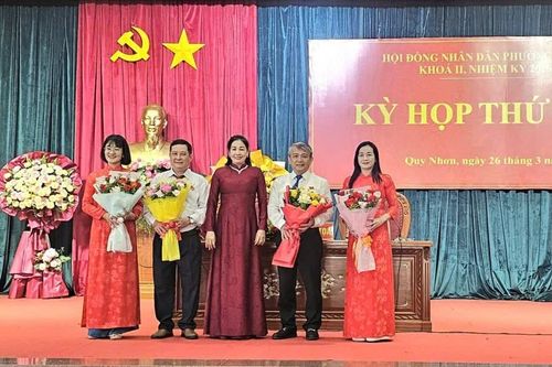 Ông Nguyễn Hữu Khúc được bầu giữ chức Chủ tịch HĐND phường Quy Nhơn khóa II