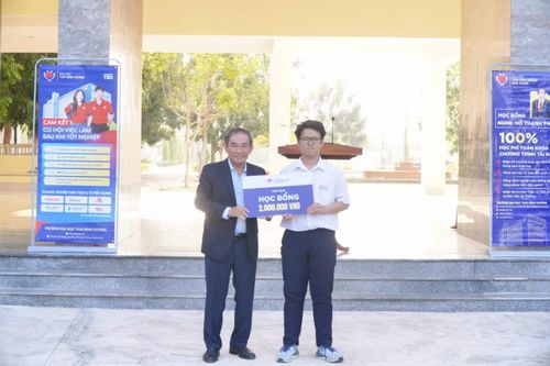 Trường Đại học Thái Bình Dương trao gần 5 tỷ đồng học bổng cho học sinh khu vực phía nam tỉnh